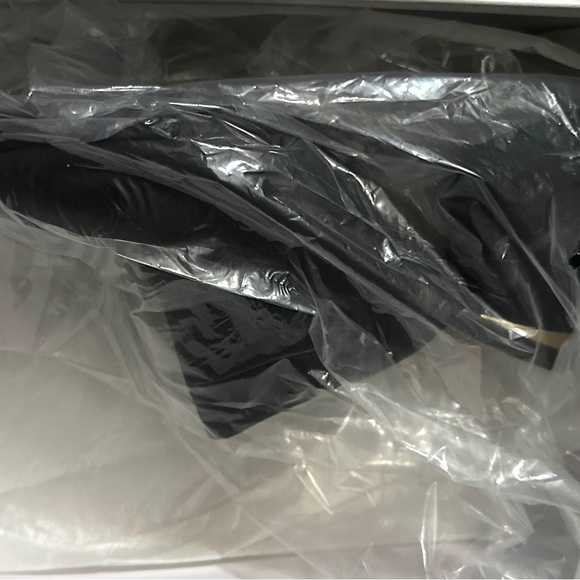 Calvin Klein CanthaSiriana Leather ClosedToe Mules - Picture 6 of 8